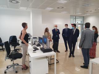 El presidente del alto tribunal de la Región, Miguel Pasqual del Riquelme, durante su recorrido por las nuevas instalaciones